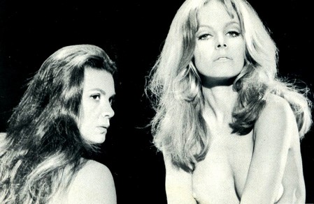 Una lucertola con la pelle di donna foto 3