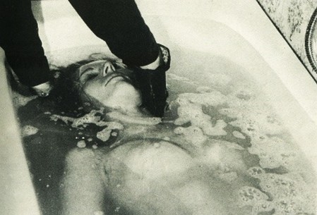 Nude si muore foto 1