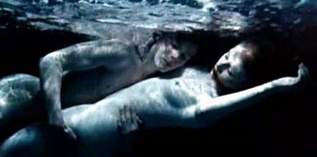 La ragazza del bagno pubblico 1