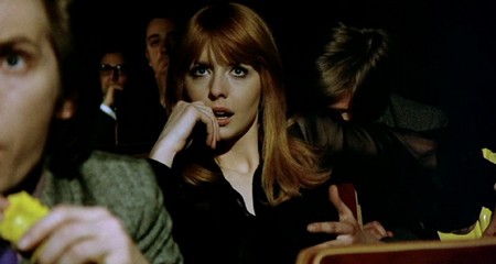 La ragazza del bagno pubblico 11