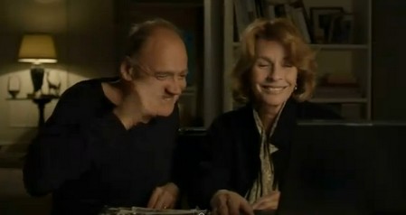 Senta Berger-Satte Farben vor Schwarz