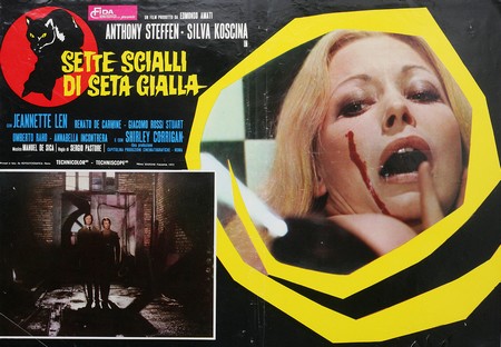 Sette scialli di seta gialla wallpaper 2