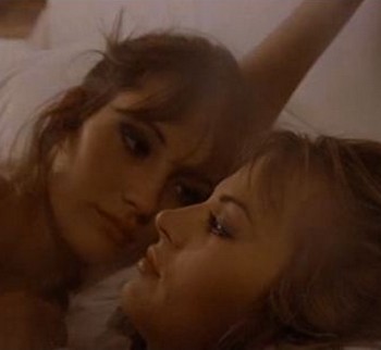 La ragazza dal pigiama giallo foto 3