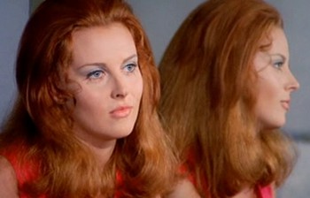 Le foto proibite di una signora perbene foto 1