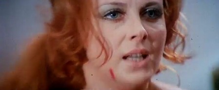 Le foto proibite di una signora perbene foto 10