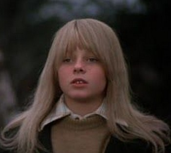 Quella strana ragazza che abita in fondo al viale foto 2