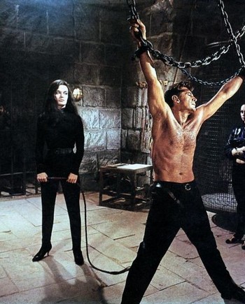 Le labbra proibite di Sumuru foto 1