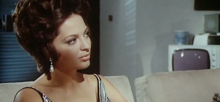 5 bambole per la luna d'agosto 12