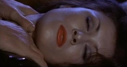 Giochi erotici di una famiglia perbene 8