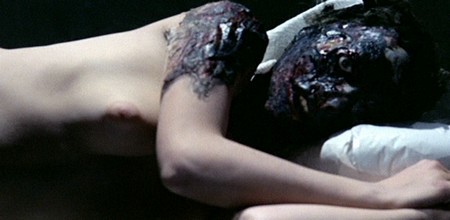 La ragazza dal pigiama giallo 12