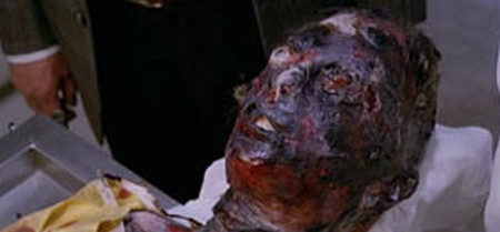 La ragazza dal pigiama giallo 16