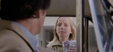 La ragazza dal pigiama giallo 8