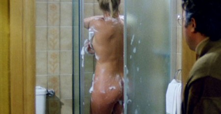 L'onorevole con l'amante sotto il letto