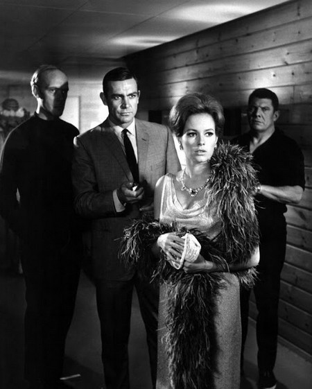 Agente 007 Thunderball foto 2