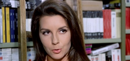 Il tuo vizio è una stanza chiusa 12