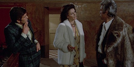 L'assassino ha riservato 9 poltrone 17