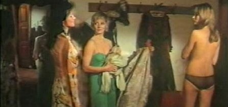 L'assassino ha riservato 9 poltrone 2