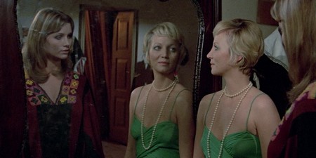 L'assassino ha riservato 9 poltrone 8