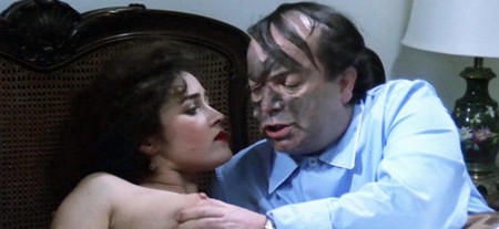 L'onorevole con l'amante sotto il letto 12