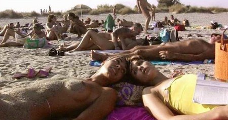Nudisti per caso 9