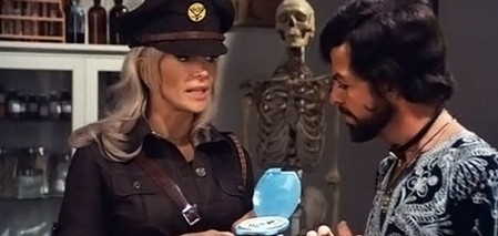 Ilsa la belva del deserto 12