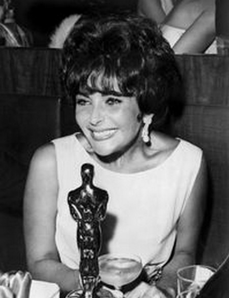 7 Elizabeth Taylor – Venere in visone1961