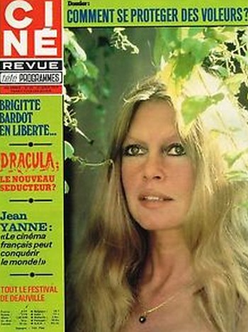 22 Brigitte Bardot Cine Revue