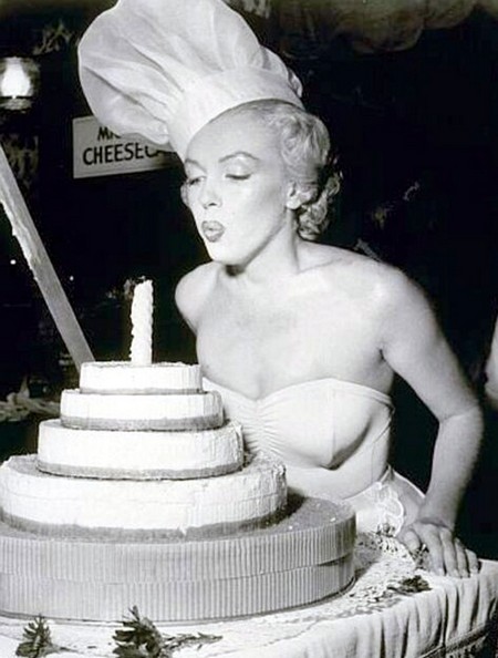 5 Marilyn Monroe pb 24