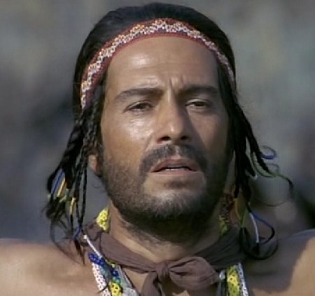 3-3 Nino Manfredi Riusciranno i nostri eroi a ritrovare l'amico misteriosamente scomparso in Africa