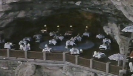 1-1-linfermiera-di-notte-polignano-a-mare