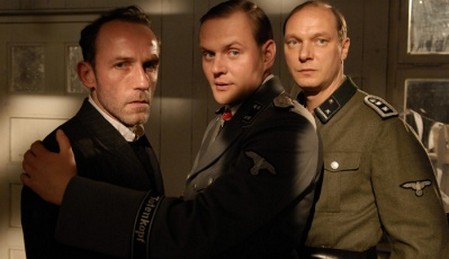 1-24-il-falsario-operazione-bernhard-2007