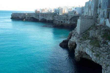 3-9-cado-dalle-nubi-polignano-a-mare