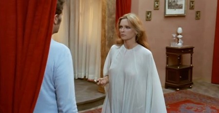 1-13-qualcosa-striscia-nel-buio