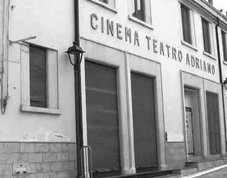 cine-teatro-adriano-sala-consilina