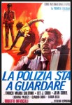 2-7 La polizia sta a&nbsp;guardare