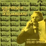 6-7 La polizia sta a&nbsp;guardare